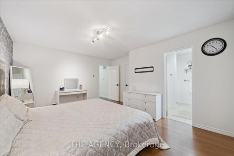 Photo 37 at 908 Oaktree Crescent, Summerhill Estates, Newmarket