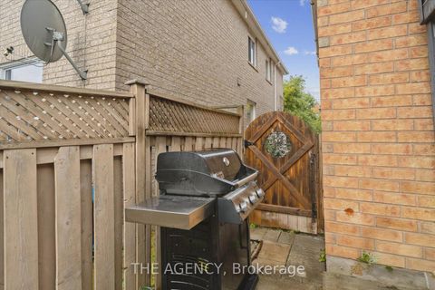 Photo 42 at 908 Oaktree Crescent, Summerhill Estates, Newmarket