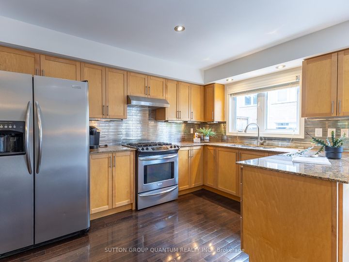 Photo 12 at 50 Rosewood Avenue, Port Credit, Mississauga