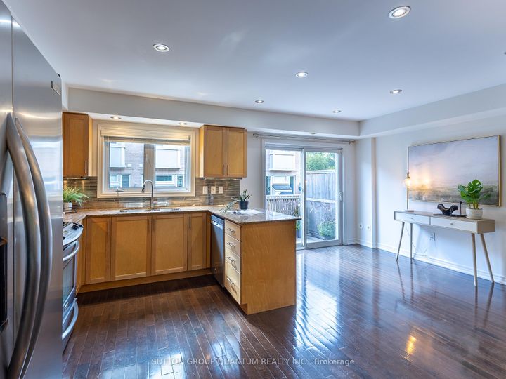 Photo 13 at 50 Rosewood Avenue, Port Credit, Mississauga