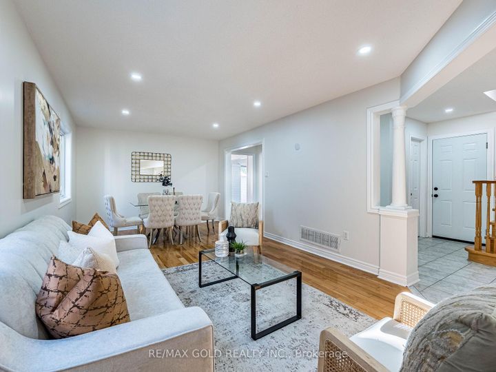 Photo 5 at 26 Yuile Court, Fletcher's Creek South, Brampton