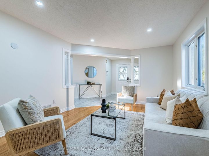 Photo 7 at 26 Yuile Court, Fletcher's Creek South, Brampton