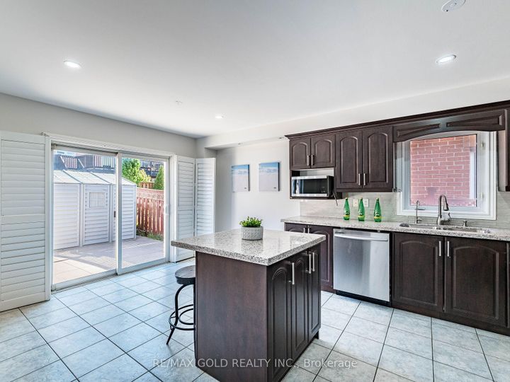 Photo 9 at 26 Yuile Court, Fletcher's Creek South, Brampton