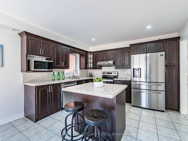 Photo 10 at 26 Yuile Court, Fletcher's Creek South, Brampton
