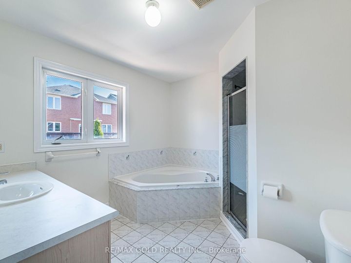 Photo 20 at 26 Yuile Court, Fletcher's Creek South, Brampton