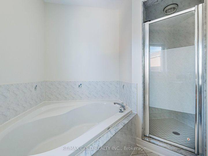Photo 21 at 26 Yuile Court, Fletcher's Creek South, Brampton