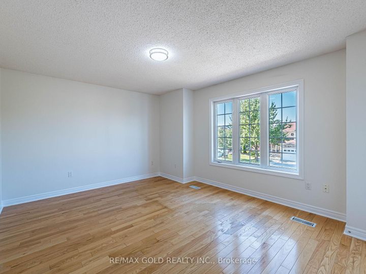 Photo 23 at 26 Yuile Court, Fletcher's Creek South, Brampton