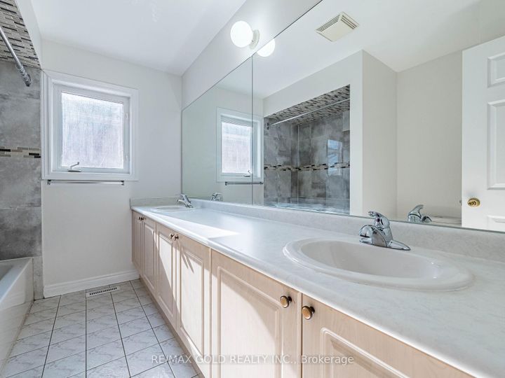 Photo 25 at 26 Yuile Court, Fletcher's Creek South, Brampton