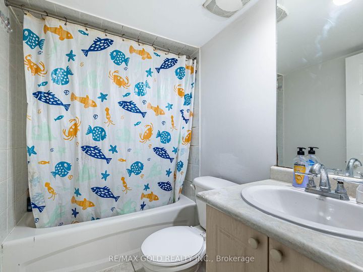 Photo 31 at 26 Yuile Court, Fletcher's Creek South, Brampton