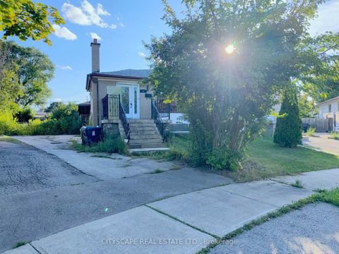 Photo 1 at 11 Melpham Court, Clairville, Toronto