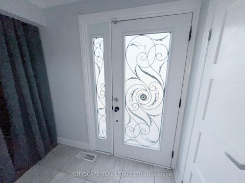 Photo 5 at 11 Melpham Court, Clairville, Toronto