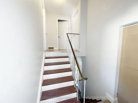 Photo 11 at 11 Melpham Court, Clairville, Toronto