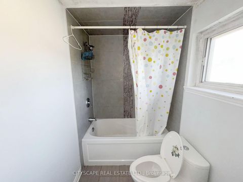 Photo 13 at 11 Melpham Court, Clairville, Toronto