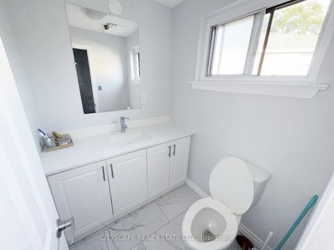 Photo 17 at 11 Melpham Court, Clairville, Toronto