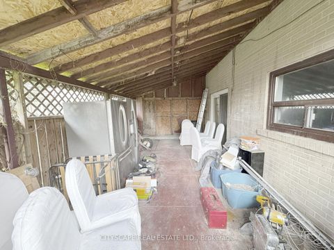 Photo 27 at 11 Melpham Court, Clairville, Toronto