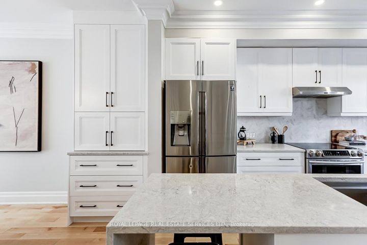 Photo 6 at 13 Archgate Lane, Davenport, Toronto