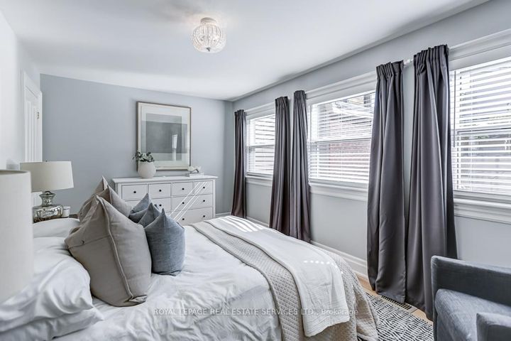 Photo 22 at 13 Archgate Lane, Davenport, Toronto