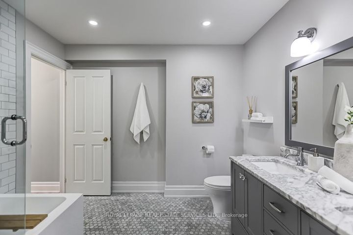 Photo 26 at 13 Archgate Lane, Davenport, Toronto
