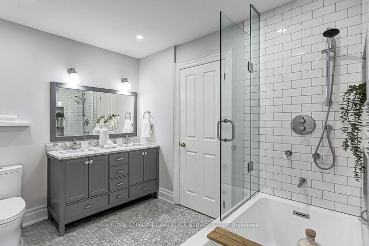 Photo 27 at 13 Archgate Lane, Davenport, Toronto