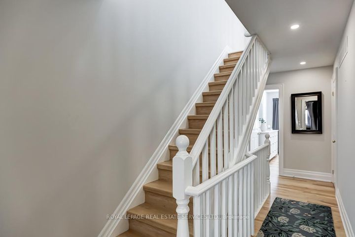 Photo 29 at 13 Archgate Lane, Davenport, Toronto