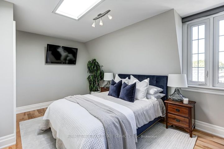 Photo 31 at 13 Archgate Lane, Davenport, Toronto