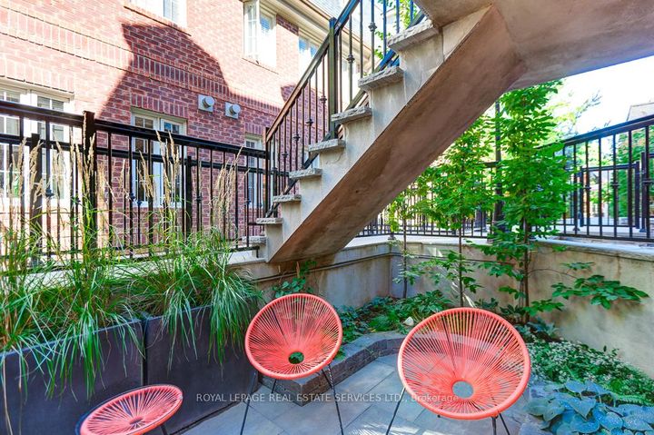 Photo 42 at 13 Archgate Lane, Davenport, Toronto