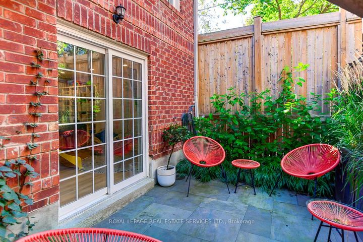 Photo 44 at 13 Archgate Lane, Davenport, Toronto