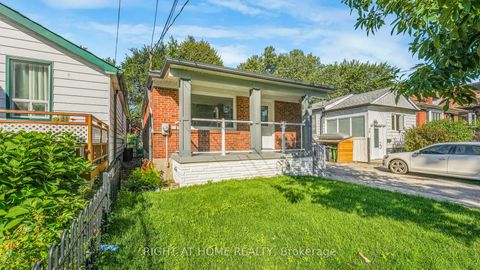 Photo 1 at 36 Vanbrugh Avenue, Cliffside, Toronto