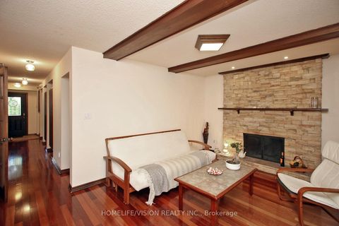 Photo 8 at 12 Relroy Court E, Steeles, Toronto