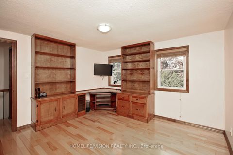 Photo 17 at 12 Relroy Court E, Steeles, Toronto