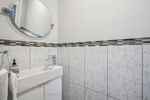 Photo 12 at 48 Gauguin Avenue, Patterson, Vaughan