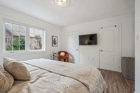 Photo 17 at 48 Gauguin Avenue, Patterson, Vaughan