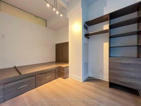 Photo 15 at 214 - 8 Charlotte Street, Waterfront Communities C1, Toronto