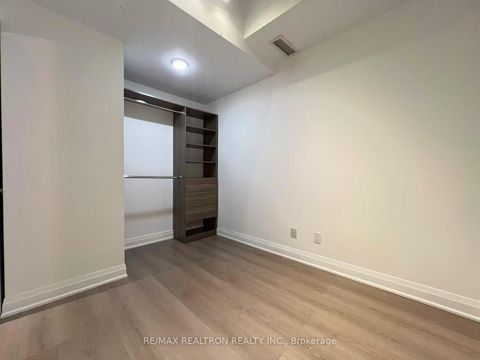 Photo 16 at 214 - 8 Charlotte Street, Waterfront Communities C1, Toronto