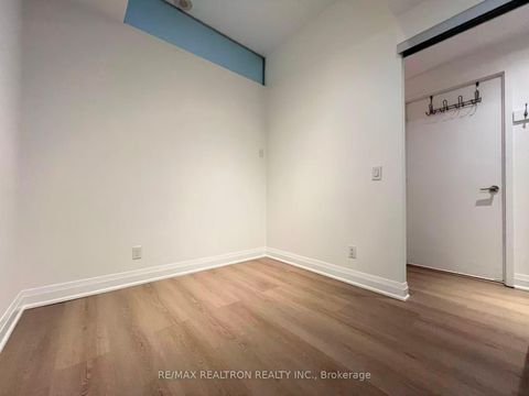 Photo 17 at 214 - 8 Charlotte Street, Waterfront Communities C1, Toronto