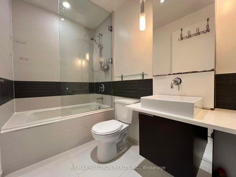 Photo 18 at 214 - 8 Charlotte Street, Waterfront Communities C1, Toronto