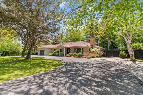 Photo 3 at 41 Thornridge Drive, Yorkhill, Vaughan