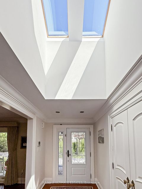 Photo 5 at 41 Thornridge Drive, Yorkhill, Vaughan