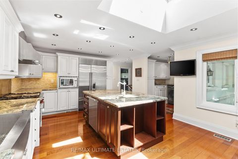 Photo 16 at 41 Thornridge Drive, Yorkhill, Vaughan
