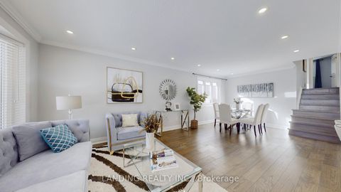 Photo 3 at 32 Lailey Crescent, Willowdale East, Toronto