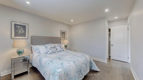 Photo 10 at 32 Lailey Crescent, Willowdale East, Toronto