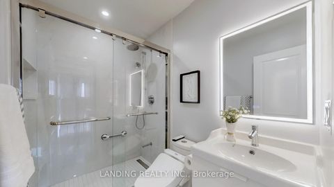 Photo 11 at 32 Lailey Crescent, Willowdale East, Toronto