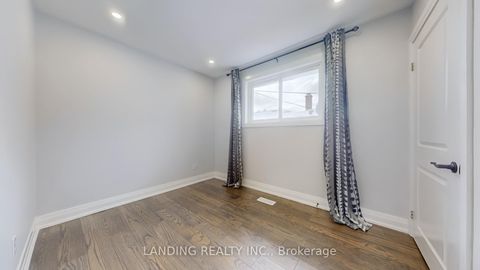 Photo 13 at 32 Lailey Crescent, Willowdale East, Toronto