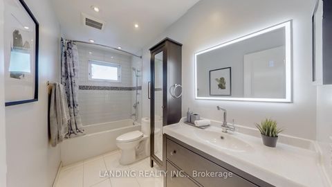 Photo 15 at 32 Lailey Crescent, Willowdale East, Toronto