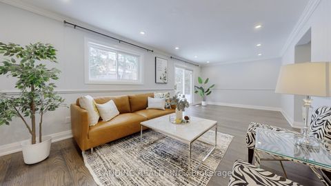 Photo 18 at 32 Lailey Crescent, Willowdale East, Toronto