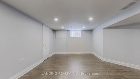 Photo 24 at 32 Lailey Crescent, Willowdale East, Toronto