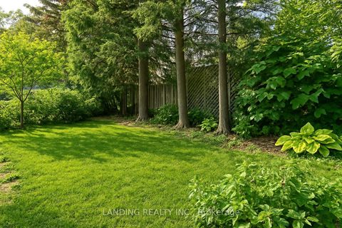 Photo 26 at 32 Lailey Crescent, Willowdale East, Toronto