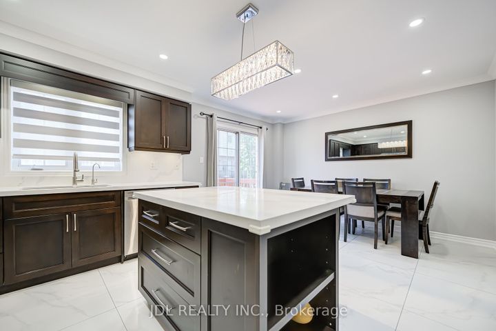 Photo 22 at 103 Thoroughbred Way, Berczy, Markham