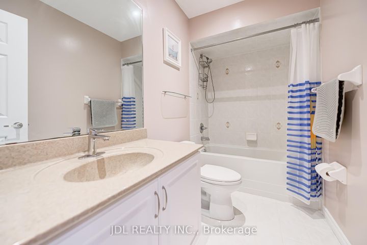 Photo 32 at 103 Thoroughbred Way, Berczy, Markham