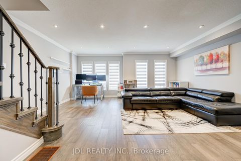 Photo 10 at 103 Thoroughbred Way, Berczy, Markham